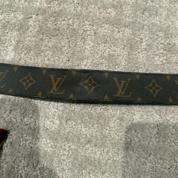 Louis Vuitton Belt with Gold Buckle size 100/40 - Picture 4 of 5